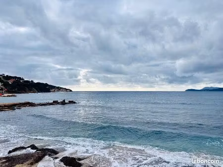 terrain 735 m² carqueiranne
