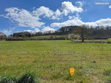 terrain 220 m² le sequestre