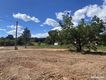 terrain 1 025 m² villecroze
