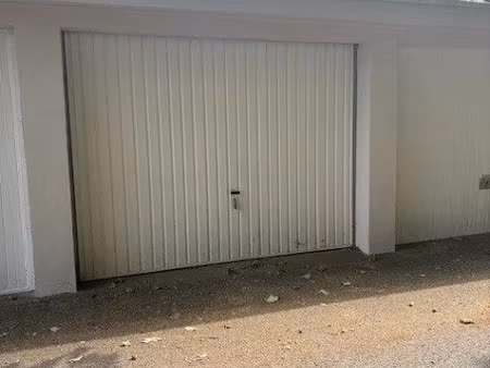 location parking à lyon 4ème (69004)  82 €