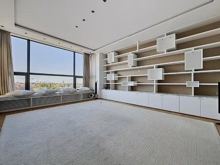 appartement à louer avec terrasse et 3 chambres   ixelles (vbe31028)