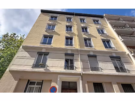 immeuble villeurbanne 778.18 m² t-32 à vendre  2 370 000 €