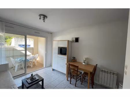 location appartement  m² t-1 à la rochelle  530 €