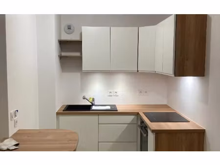 location appartement  m² t-2 à le plessis-robinson  1 052 €