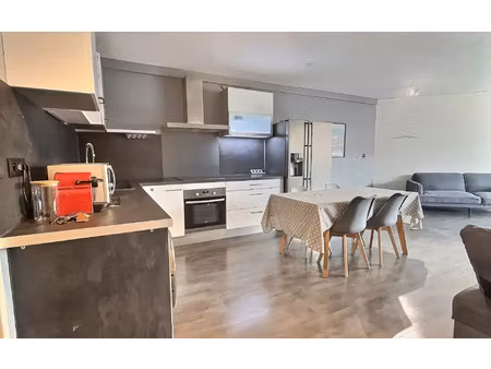 location appartement  74.99 m² t-3 à marseille 9  1 190 €
