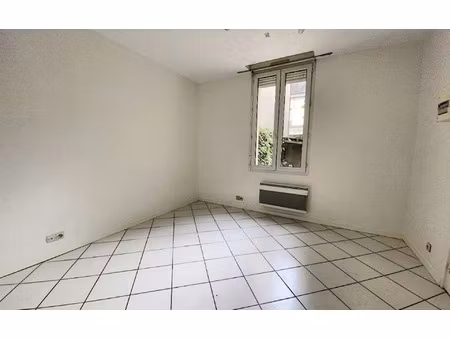 location appartement  m² t-1 à tours  355 €