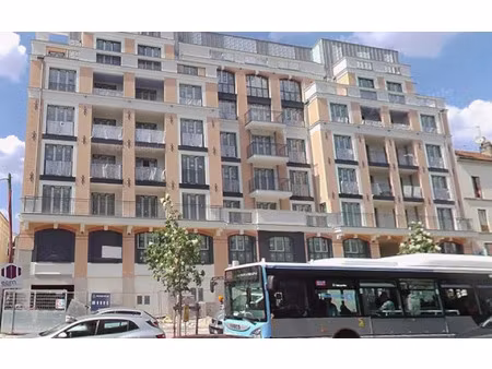 location stationnement  9 m² t- à le bourget  70 €