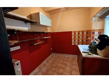 location maison  m² t-4 à chandolas  800 €