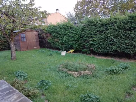 t4 meublé à louer dans maison avec jardin clos millau