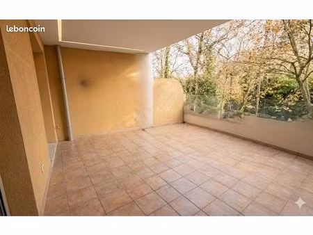 t2 lumineux avec grande terrasse – quartier hippodrome
