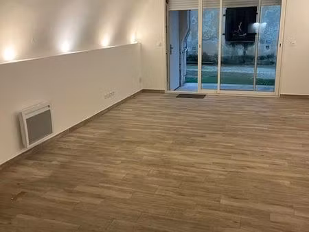 a louer- bel appartement t3 de 84 74 m2 au coeur de saint rémy de provence
