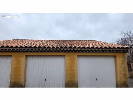garage à salin-de-giraud