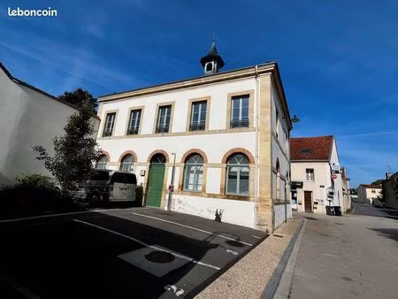 t4 dans résidence rénovée - coeur de bezannes