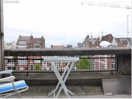 studio 17m²+balcon lille europe et tram romarin