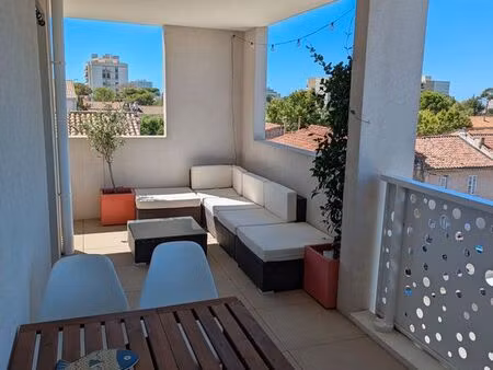 t2 avec grande terrasse + box fermé - marseille 9e (le cabot)