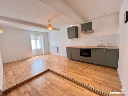 t2 55 m² rénové en 2023 – cuisine équipée – centre cusset