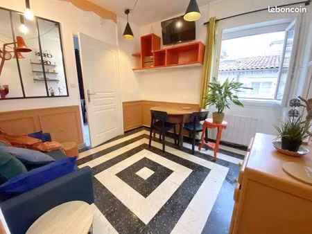 t3 plein centre à côté canebière