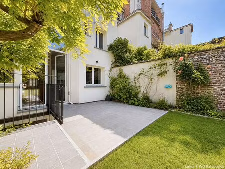 appartement à louer avec terrasse et jardin   saint-gilles (vbe31064)