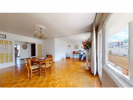 grand t4 à bellevue avec garage et balcons