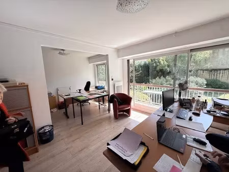 location bureau 45 m² à angers (49100)