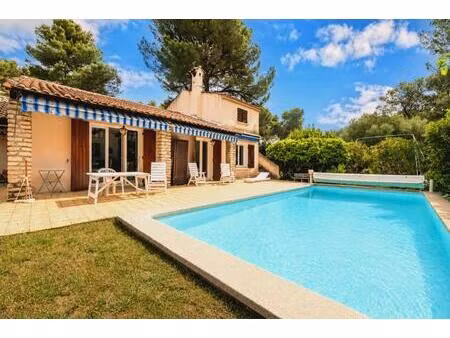 maison familiale avec piscine sur 1 400 m² de terrain – 112 m² – résidence privée avec ten