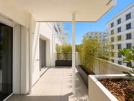 t2 de standing avec terrasse et garage