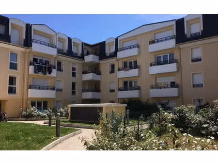 location appartement  48.6 m² t-3 à brie-comte-robert  855 €