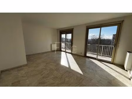 t3 de 79m² - chemin randin à ecully