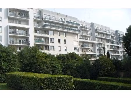location appartement  m² t-1 à massy  660 €