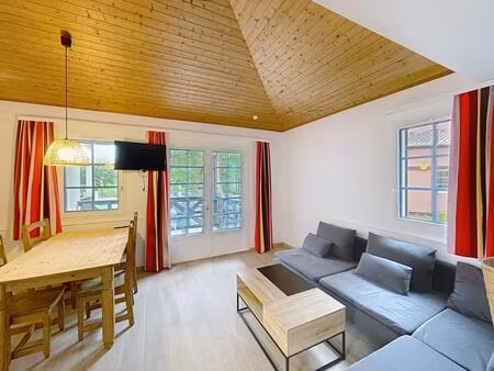 appartement meublé avec terrasse & vue piscine à 1 2 km de l’océan