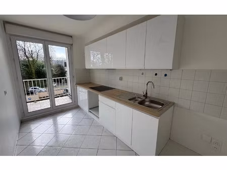 location appartement  m² t-3 à orsay  1 300 €