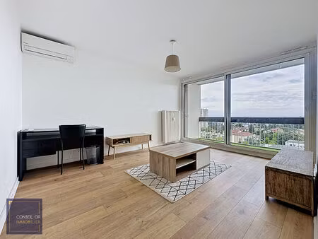 appartement t2 meublé - st genis laval