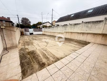 rare ! terrain constructible avec dépendance