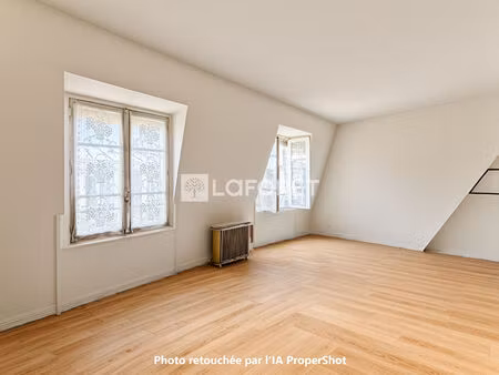 appartement paris 75009 - studio - 24.16 m2 carrez  26m² au sol.