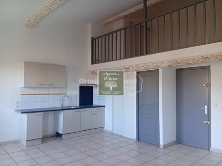 beaucaire centre - appartement t2 en mezzanine de 44m2