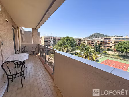 hyeres - t2 meuble avec piscine  tennis et parking