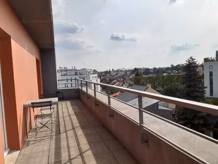 à louer – t2 meublé avec superbe terrasse panoramique à nantes