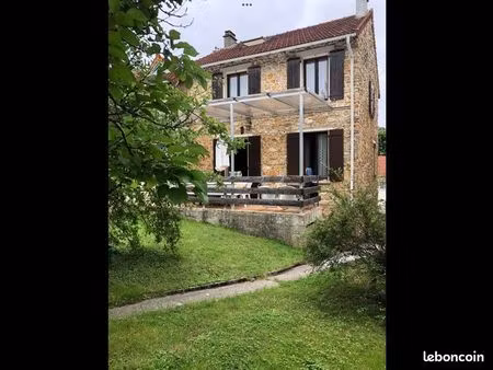 j’échange ou je vends une maison donnant sur 2 rues au guichet à orsay