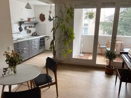 appartement meublé 55 m² avec balcon et box – proche lyon (saint clair)