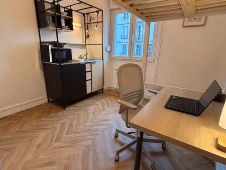 studio étudiant fac de lettres