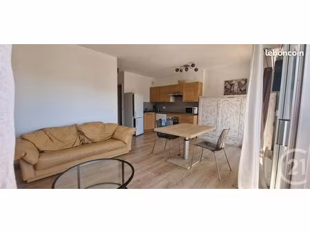 studio 1 pièce 30 m²