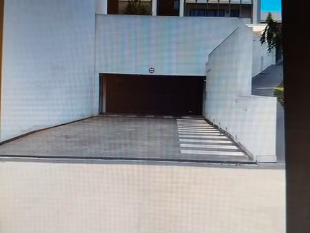location box parking quartier kléber biarritz