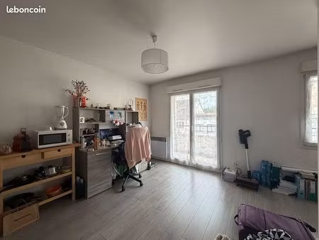 studio 1 pièce 31 m²