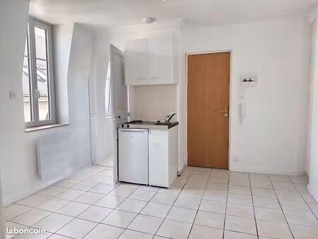 t2 de 30 m²  tours centre  quartier liberté-prébendes
