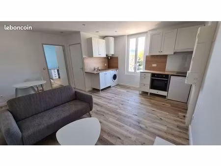 appartement neuf - 2 pièces très lumineux de 41m²  entièrement meublé  dans un immeuble ca
