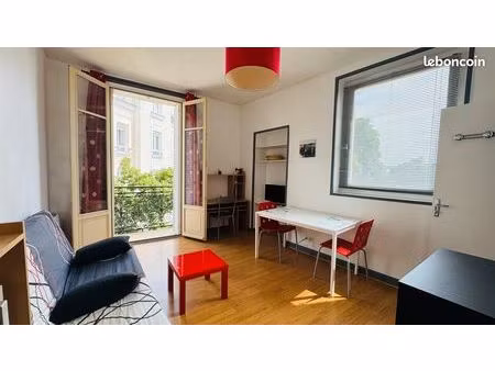 joli studio meublé centre ville