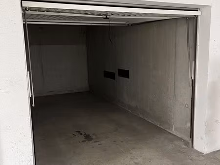 loue garage pietrosella