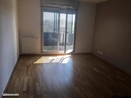t3 avec loggia et garage