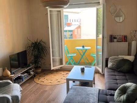 t2 meublé 49 m² refait à neuf - balcon - chu estaing / tram / stade marcel michelin - dpe 