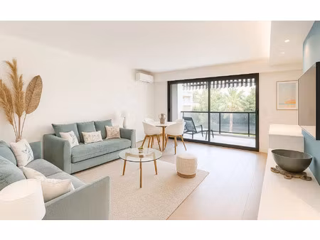 location appartement  74.42 m² t-3 à cannes  2 350 €